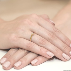 Pierścionek W021 Diament 0,10ct żółte złoto