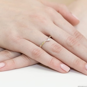 Pierścionek W051 Diament 0,04ct żółte złoto