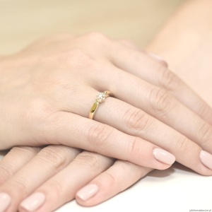 Pierścionek W061 Diament 0,10ct żółte złoto