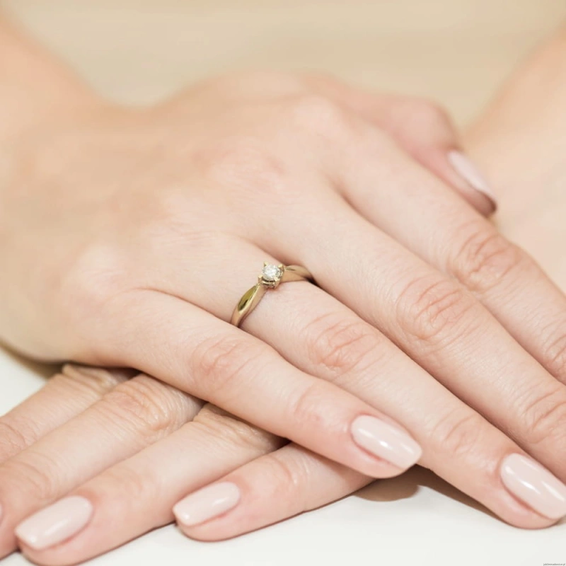 Pierścionek W171 Diament 0,12ct żółte złoto