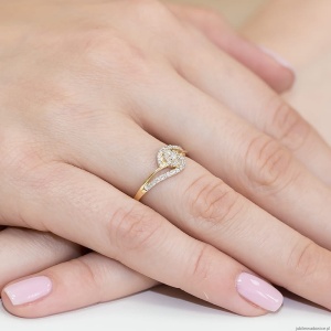 Pierścionek W184 Diament 0,10ct żółte złoto