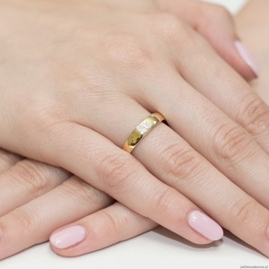 Pierścionek W189 z diamentami żółte złoto