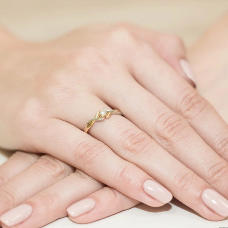 Pierścionek W190B Diament 0,08ct żółte złoto