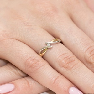 Pierścionek W191 Diament 0,04ct żółte złoto