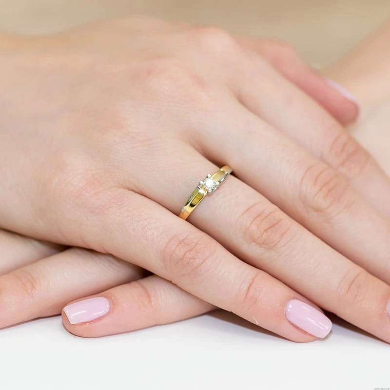 Pierścionek W246 Diament 0,12ct żółte złoto