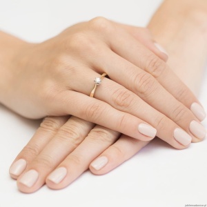 Pierścionek W295 Diament 0,15ct żółte złoto
