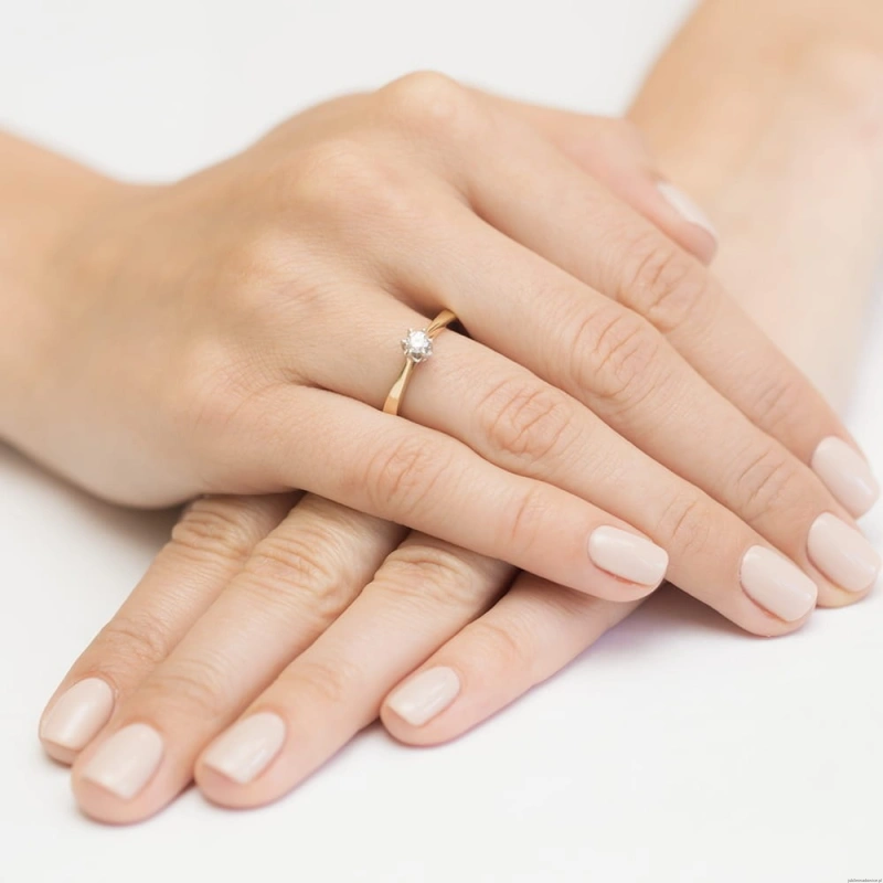 Pierścionek W295 Diament 0,15ct żółte złoto