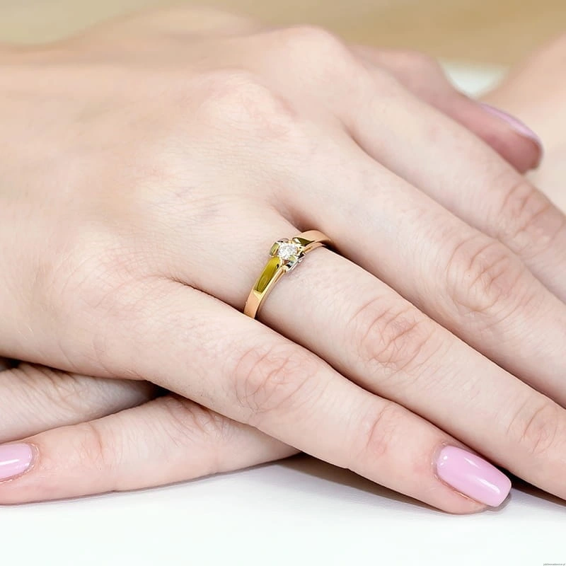 Pierścionek W320 Diament 0,04ct żółte złoto