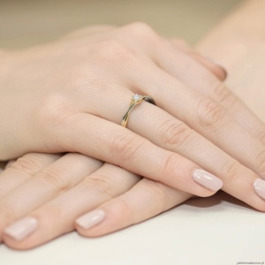 Pierścionek W340 Diament 0,12ct żółte złoto