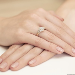 Pierścionek W412 Diament 0,10ct żółte złoto