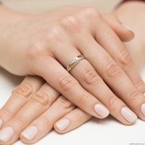 Pierścionek W415 Diament 0,10ct żółte złoto