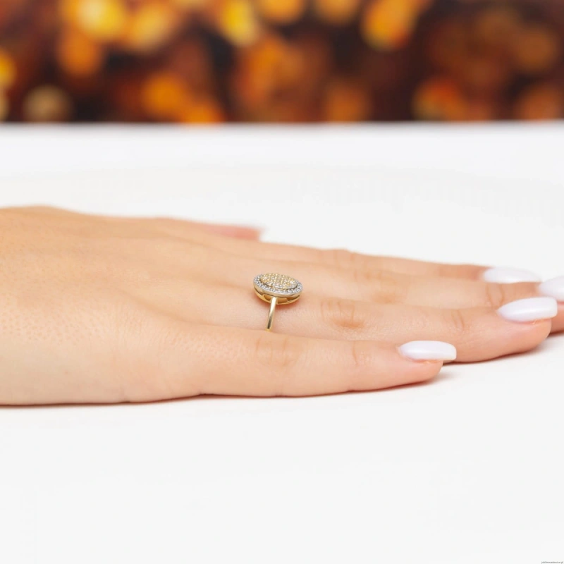 Pierścionek W570 z diamentami żółte złoto