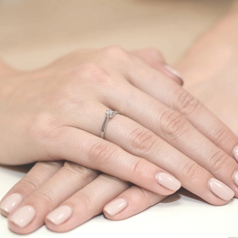 Pierścionek W021 Diament 0,10ct białe złoto