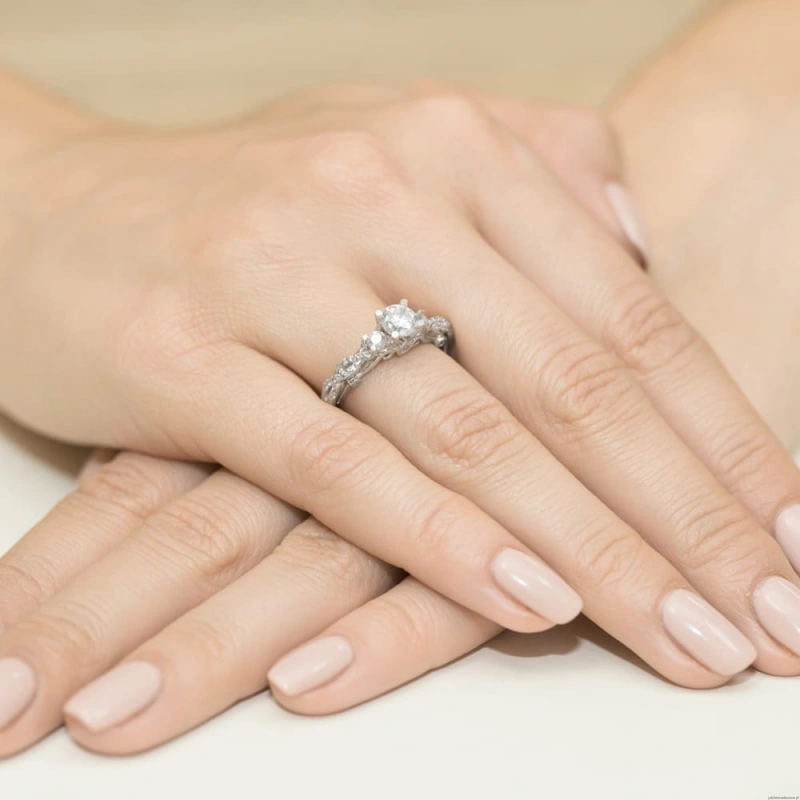 Pierścionek W023 Diament 0,70ct białe złoto