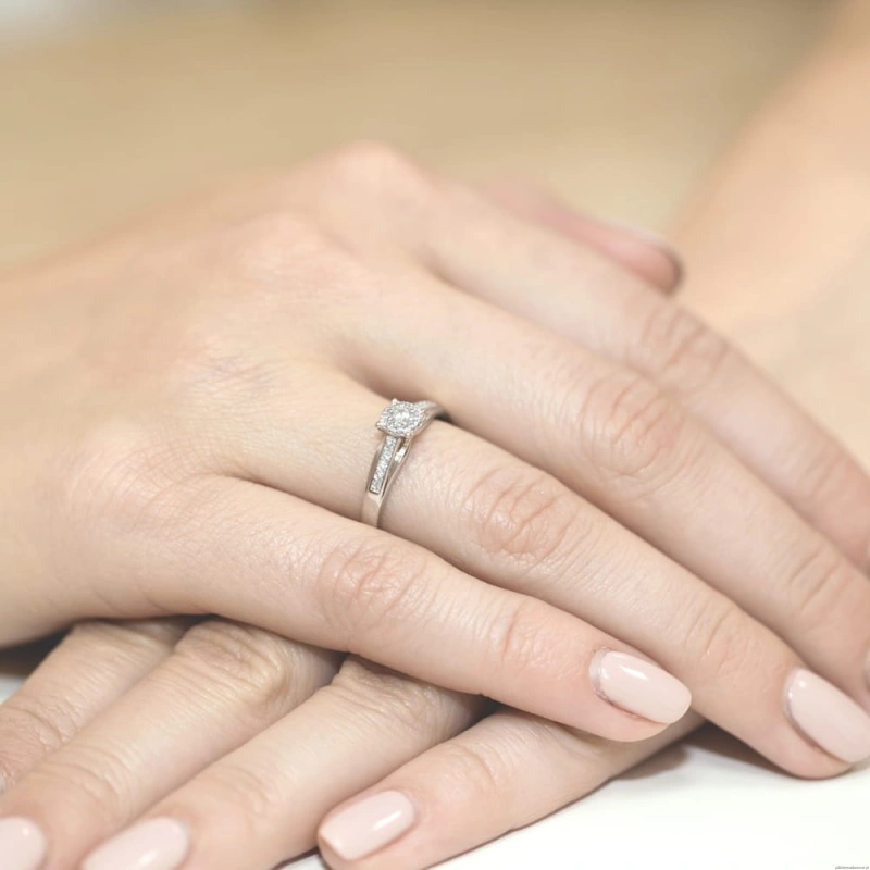 Pierścionek W034 Diament 0,04ct białe złoto