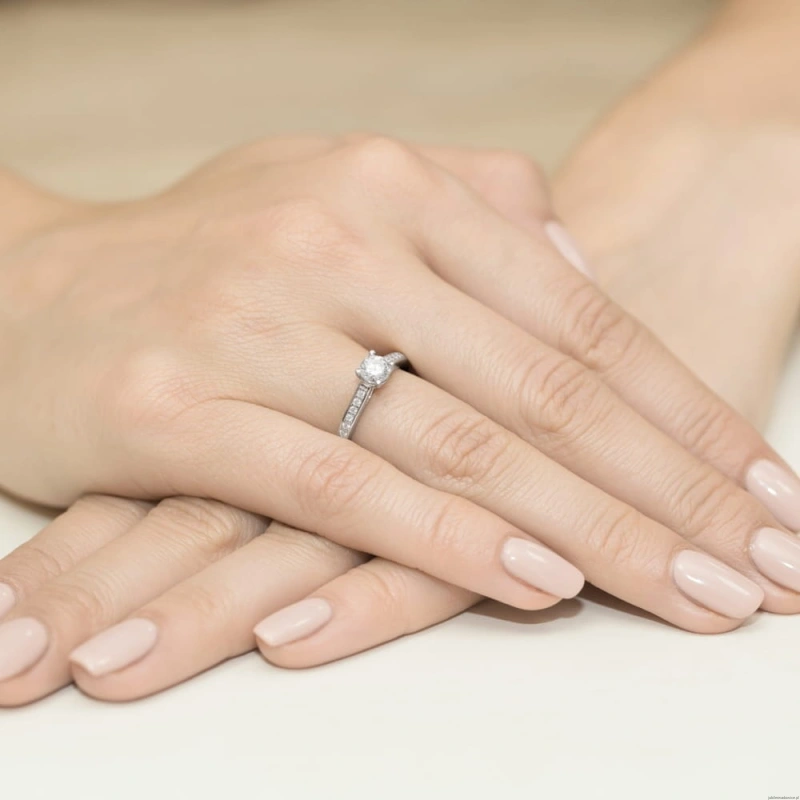 Pierścionek W052 Diament 0,30ct białe złoto