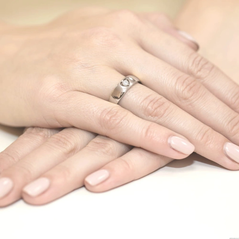 Pierścionek W071 Diament 0,10ct białe złoto