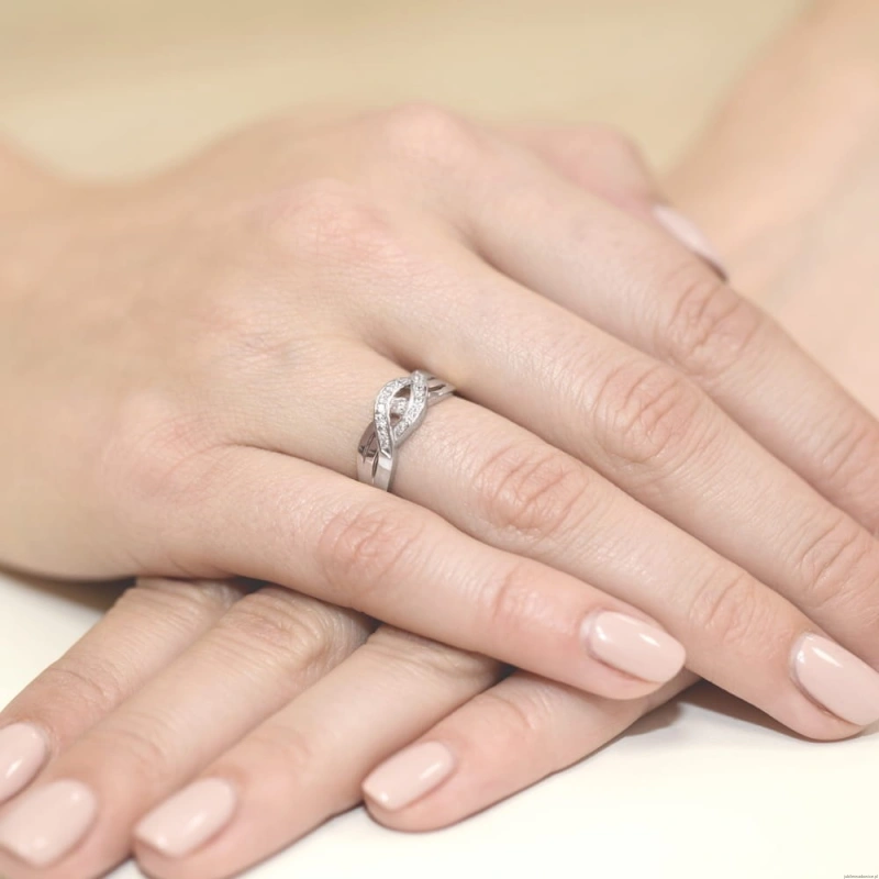 Pierścionek W083 Diament 0,05ct białe złoto