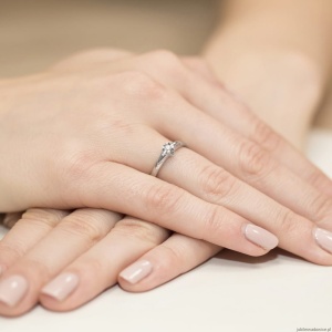 Pierścionek W088 Diament 0,04ct białe złoto