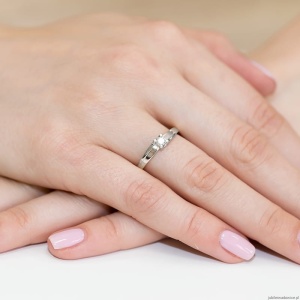 Pierścionek W246 Diament 0,12ct białe złoto