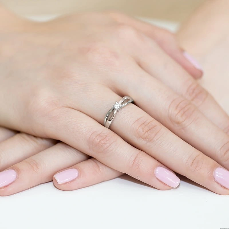 Pierścionek W248 Diament 0,10ct białe złoto