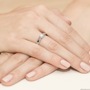 Pierścionek W249 Diament 0,10ct białe złoto