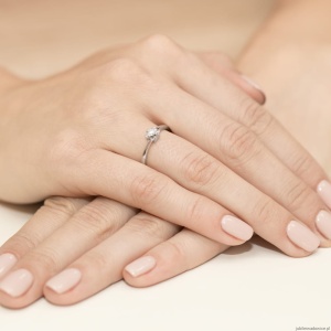 Pierścionek W318 Diament 0,10ct białe złoto