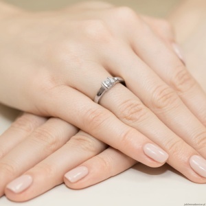 Pierścionek W343 Diament 0,10ct białe złoto