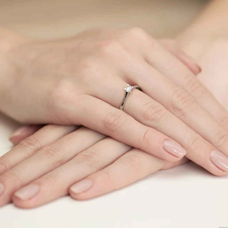 Pierścionek W407 Diament 0,09ct białe złoto