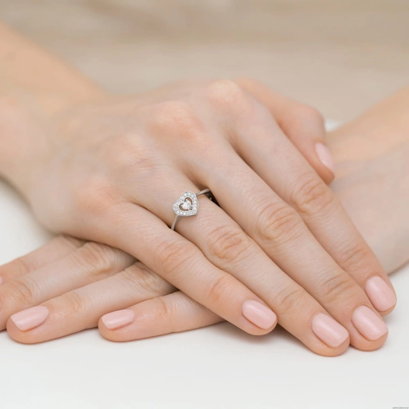 Pierścionek W442 Diament 0,10ct białe złoto