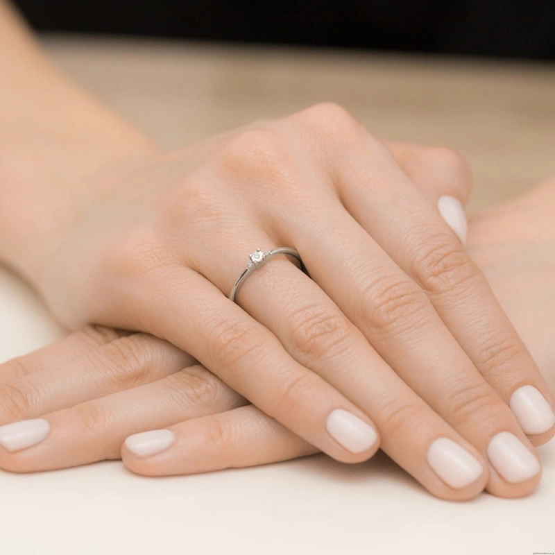 Pierścionek W0464 Diament 0,01ct białe złoto
