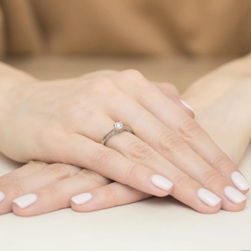 Pierścionek W475 Diament 0,08ct białe złoto