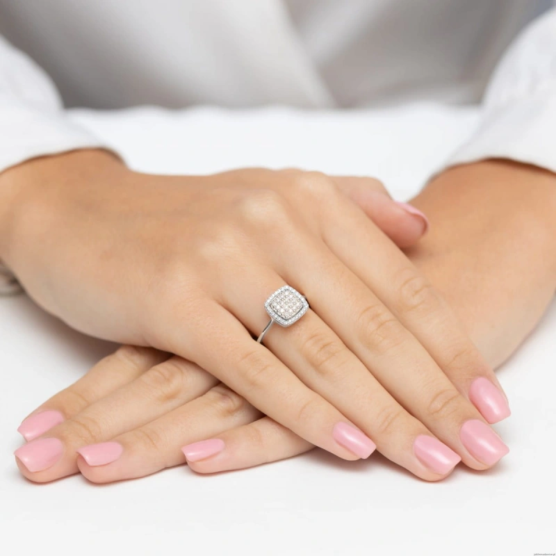 Pierścionek W568 z diamentami białe złoto