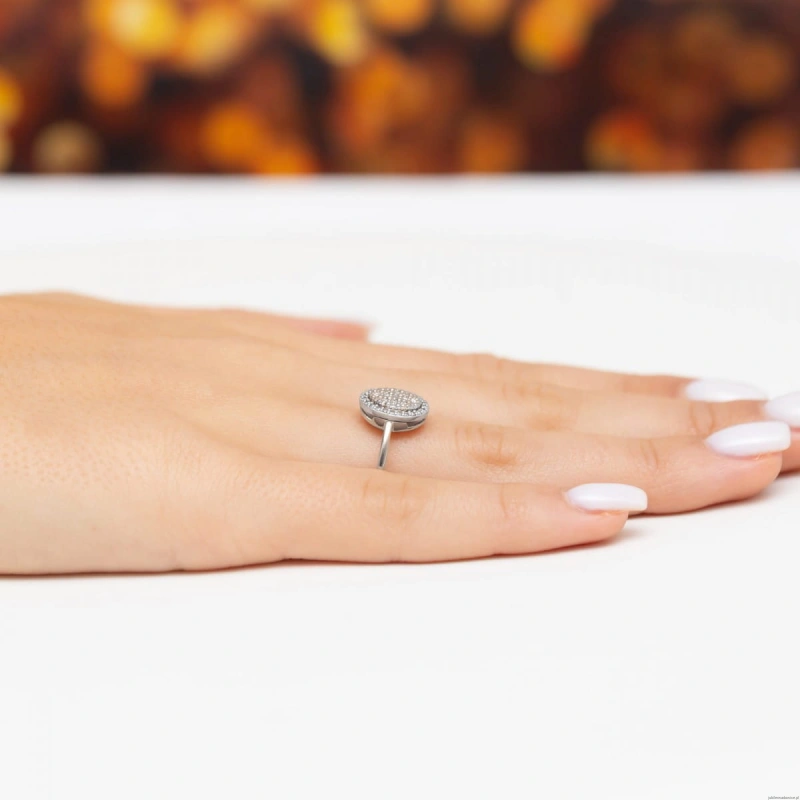 Pierścionek W570 z diamentami białe złoto