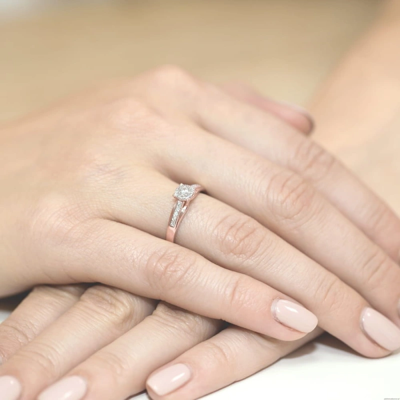 Pierścionek W034 Diament 0,04ct różowe złoto