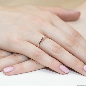 Pierścionek W070 Diament 0,10ct różowe złoto