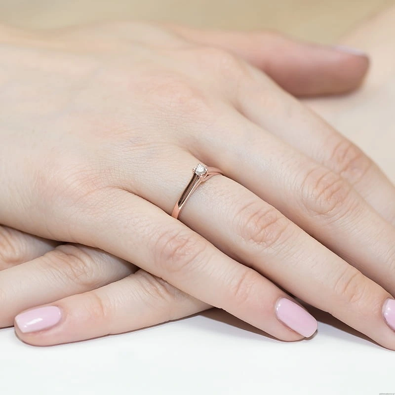 Pierścionek W070 Diament 0,10ct różowe złoto
