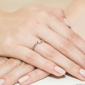 Pierścionek W211 Diament 0,08ct różowe złoto