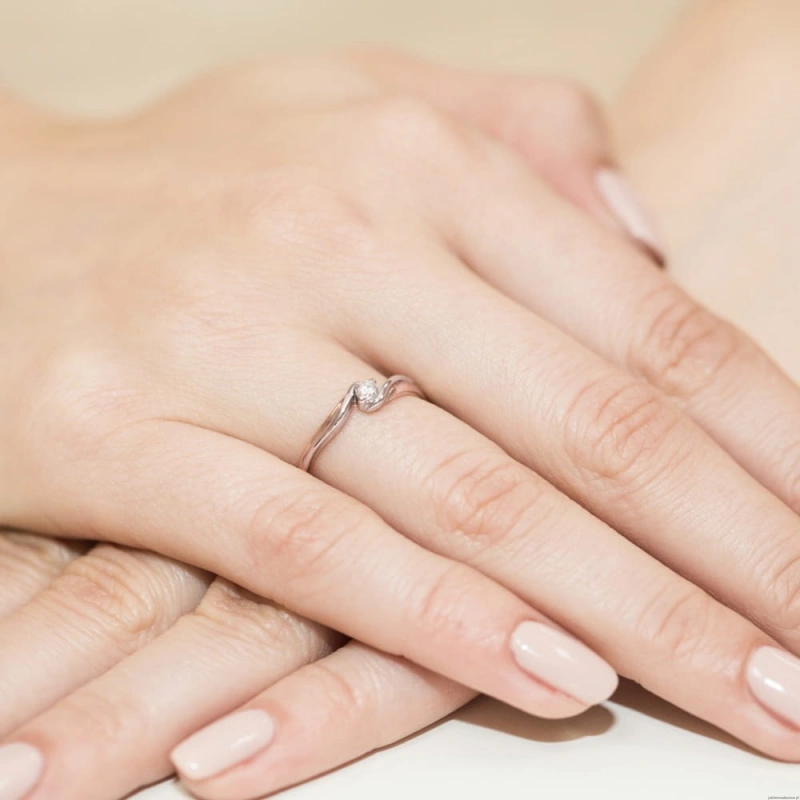 Pierścionek W211 Diament 0,08ct różowe złoto