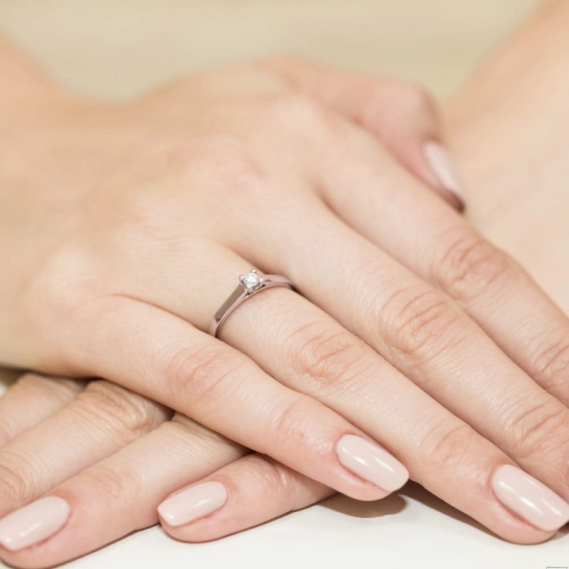 Pierścionek W221 Diament 0,08ct różowe złoto