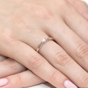 Pierścionek W223 Diament 0,10ct różowe złoto