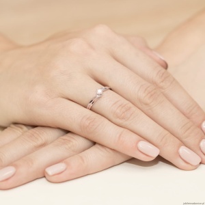 Pierścionek W231 Diament 0,08ct różowe złoto