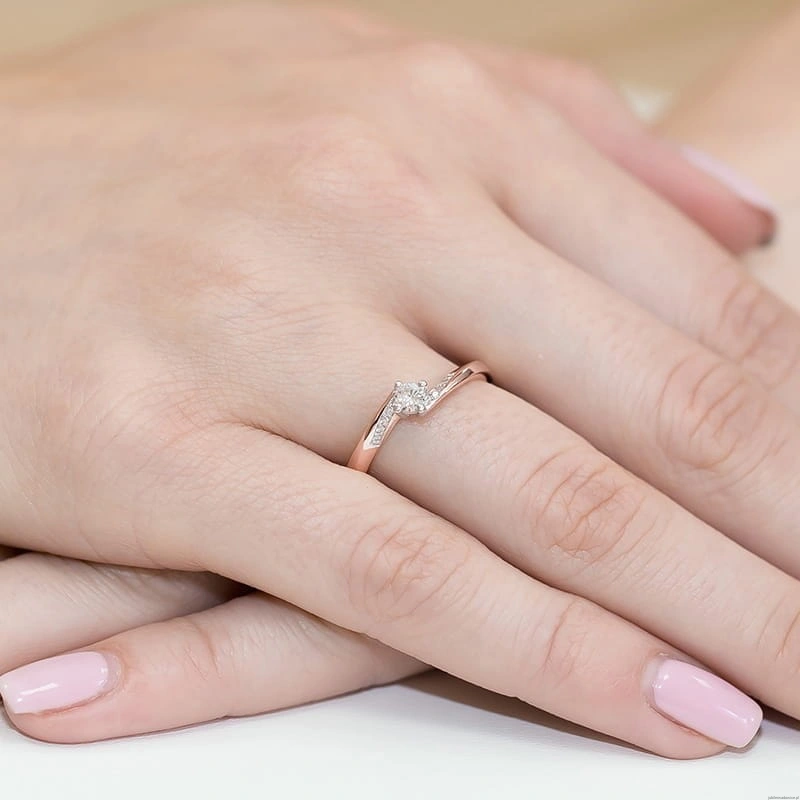 Pierścionek W262 Diament 0,15ct różowe złoto