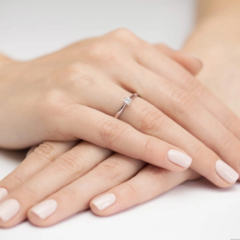 Pierścionek W335 Diament 0,15ct różowe złoto