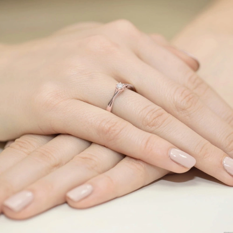 Pierścionek W340 Diament 0,12ct różowe złoto