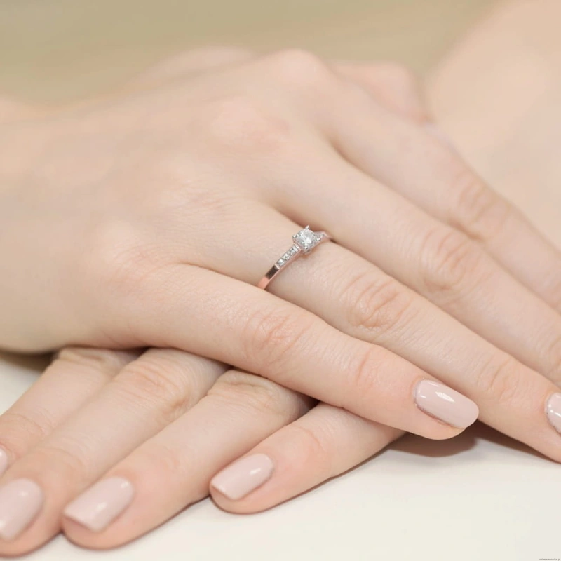 Pierścionek W399 Diament 0,15ct różowe złoto