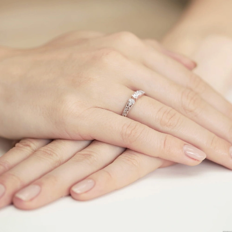 Pierścionek W411 Diament 0,10ct różowe złoto