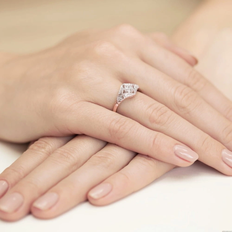 Pierścionek W412 Diament 0,10ct różowe złoto