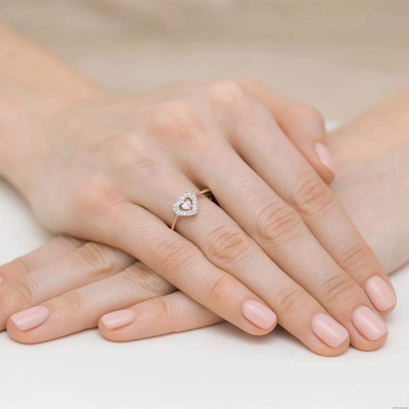Pierścionek W442 Diament 0,10ct różowe złoto