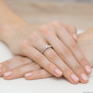 Pierścionek W449 Diament 0,08ct różowe złoto